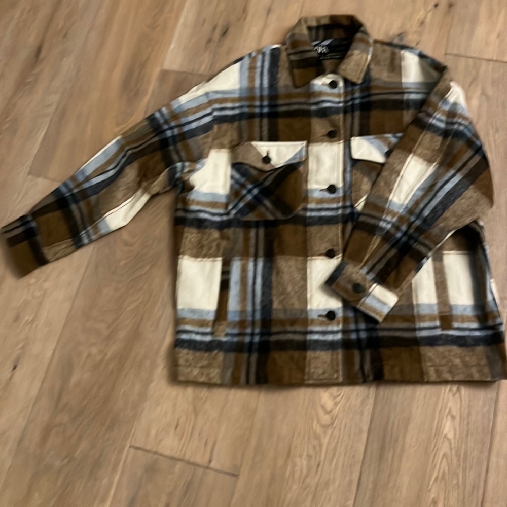 METAL BUTTON PLUSH OVERSHIRT ZARA